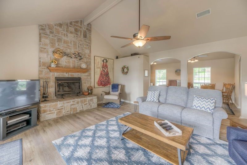 220 Harbor Drive Property Photo 5