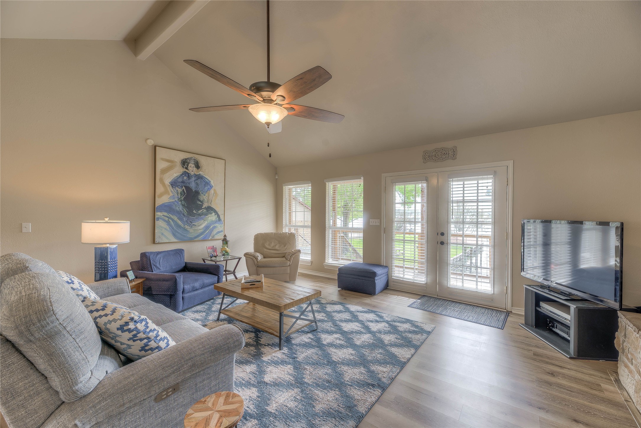 220 Harbor Drive Property Photo 6