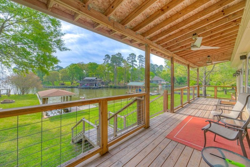 220 Harbor Drive Property Photo 7