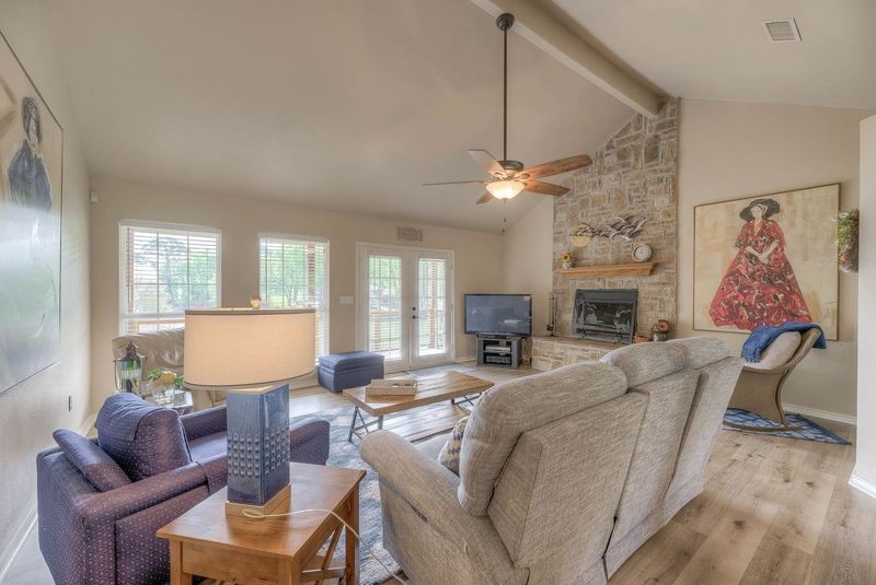 220 Harbor Drive Property Photo 8