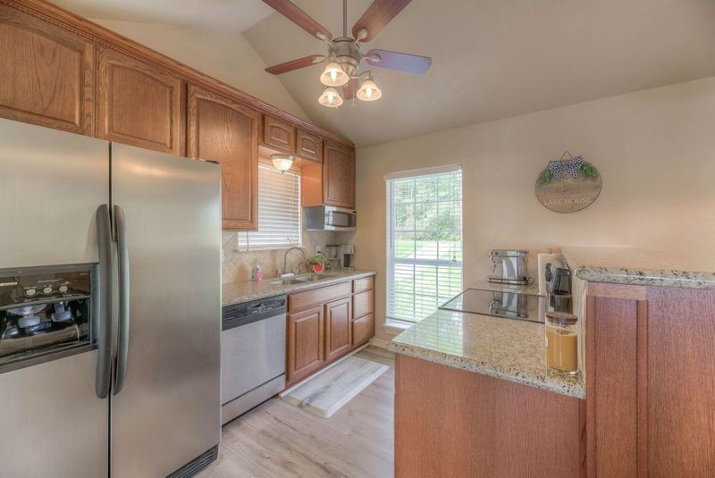 220 Harbor Drive Property Photo 10