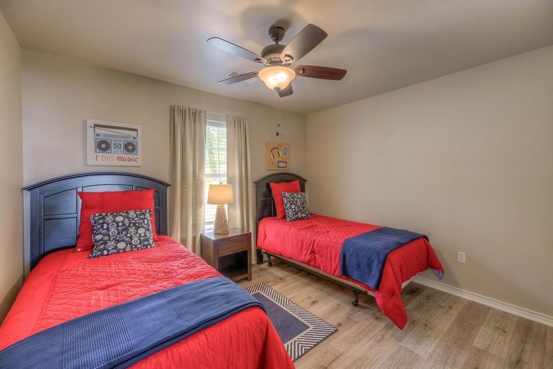 220 Harbor Drive Property Photo 15