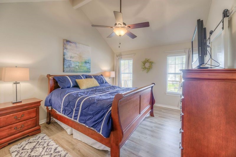 220 Harbor Drive Property Photo 16