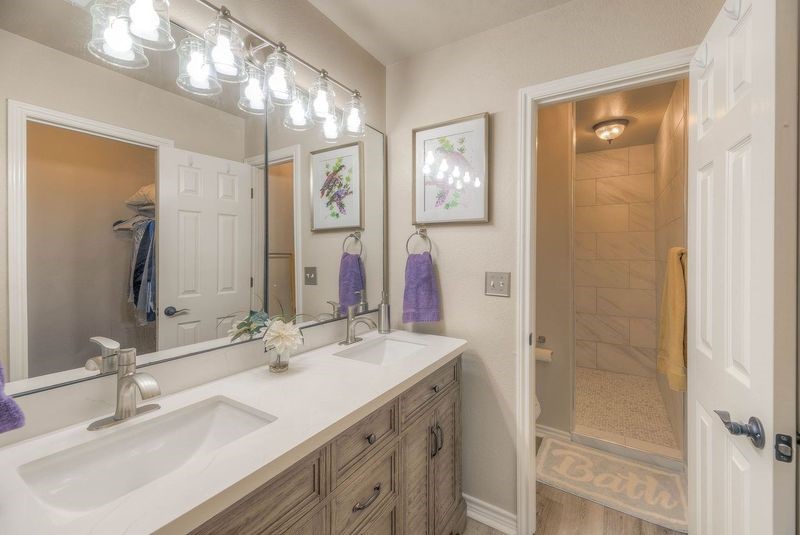 220 Harbor Drive Property Photo 17