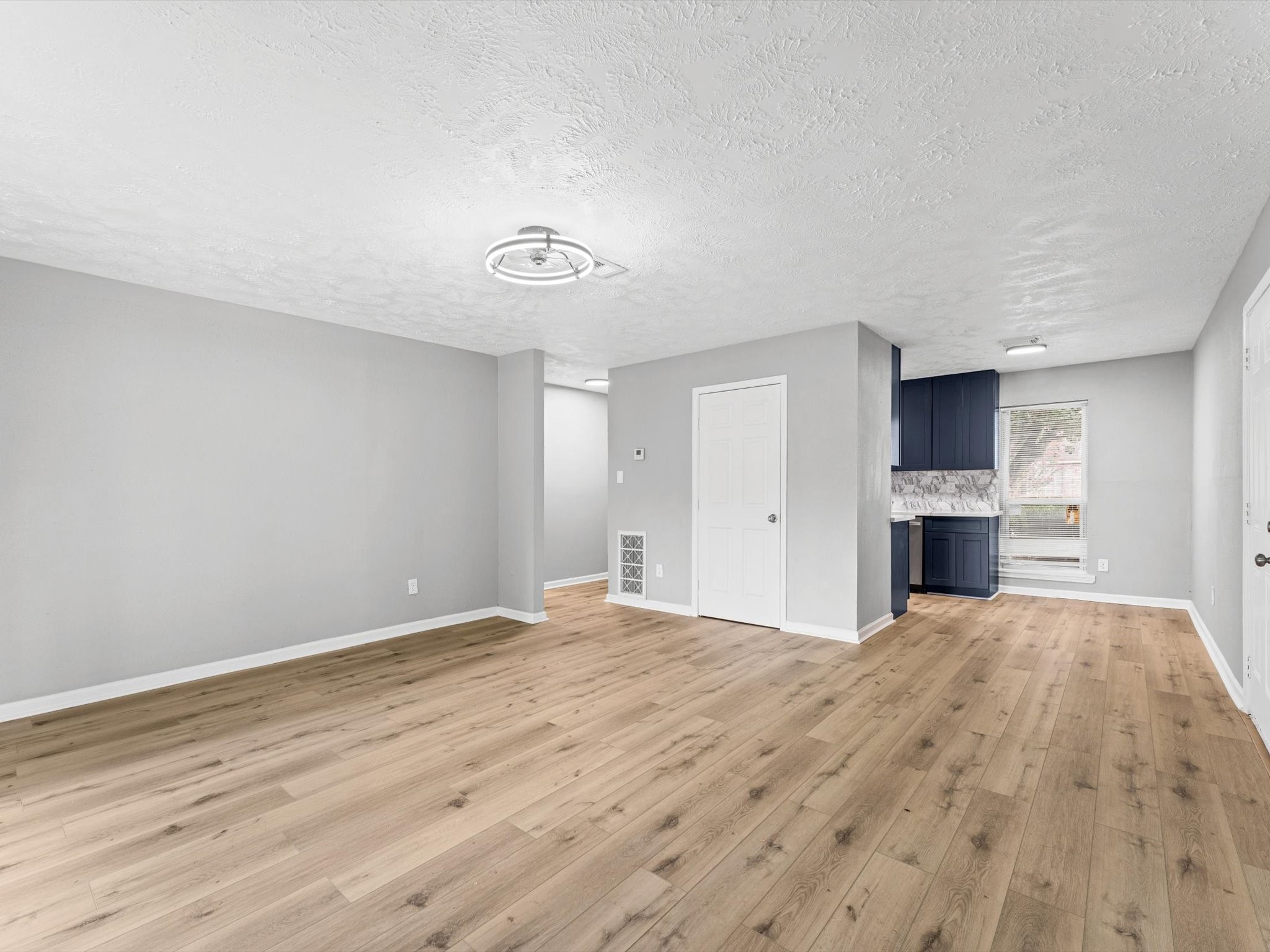 12206 Flushing Meadows Drive Property Photo 5