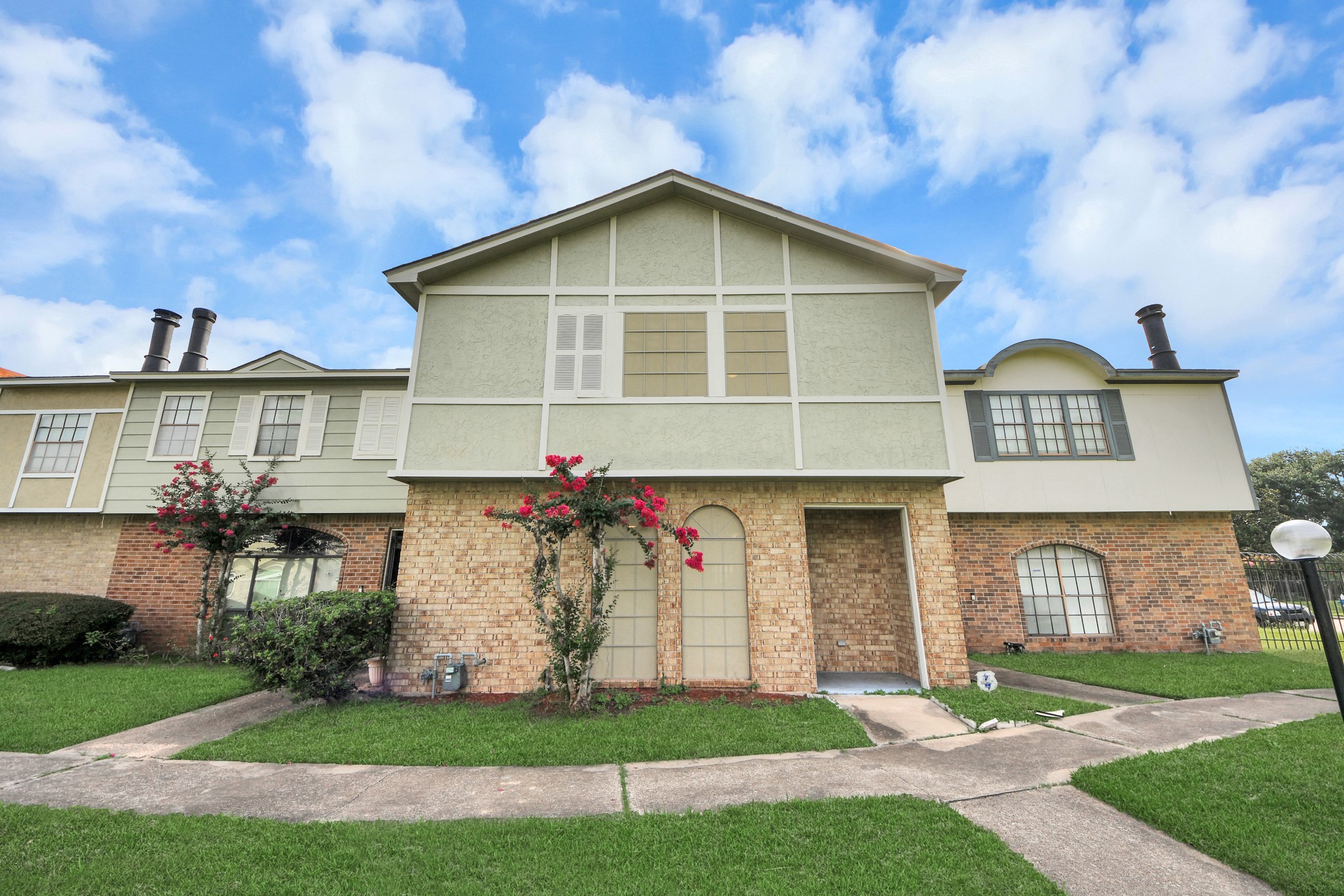 6470 Creekbend Drive Property Photo 1