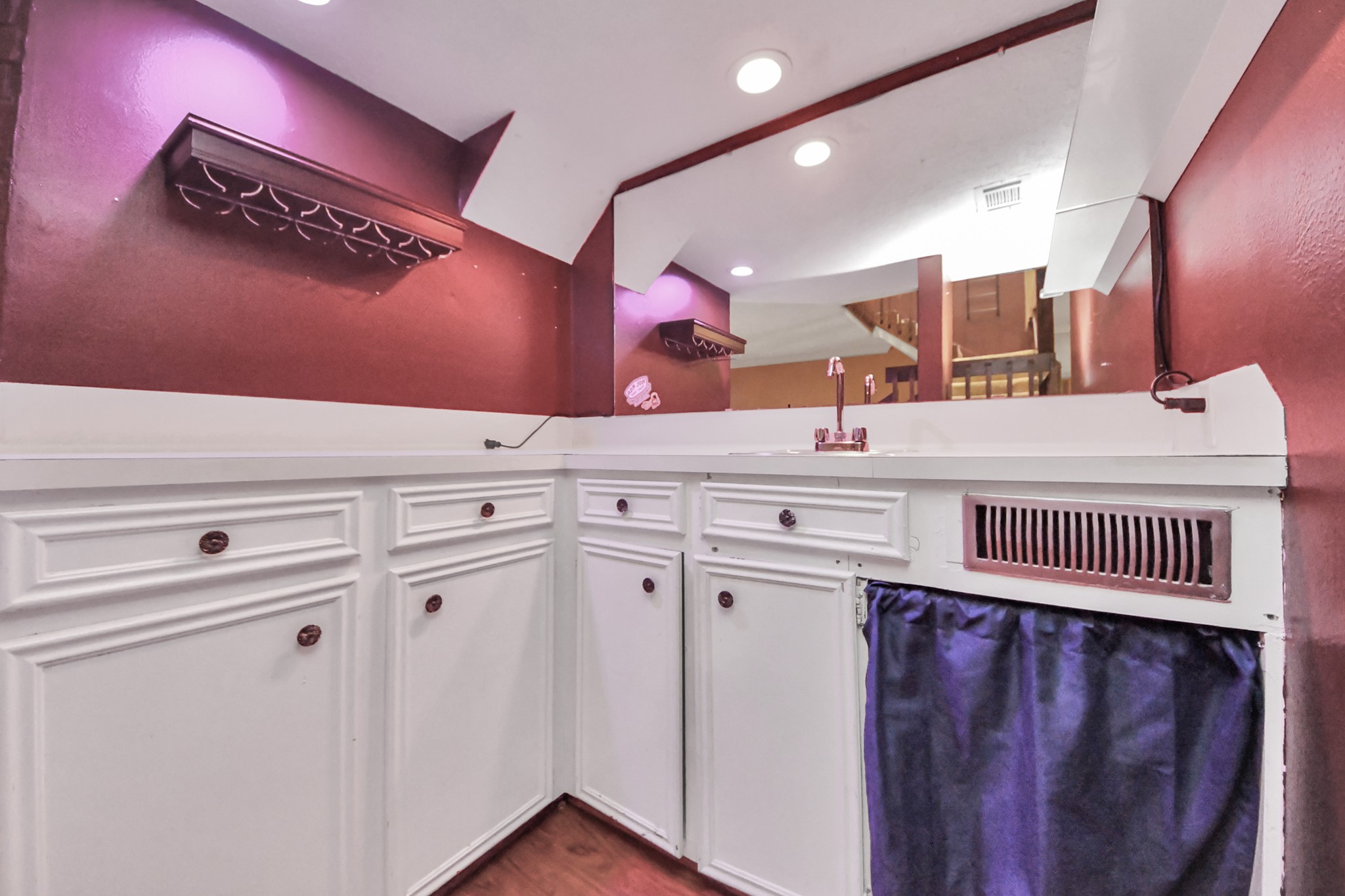 6470 Creekbend Drive Property Photo 11