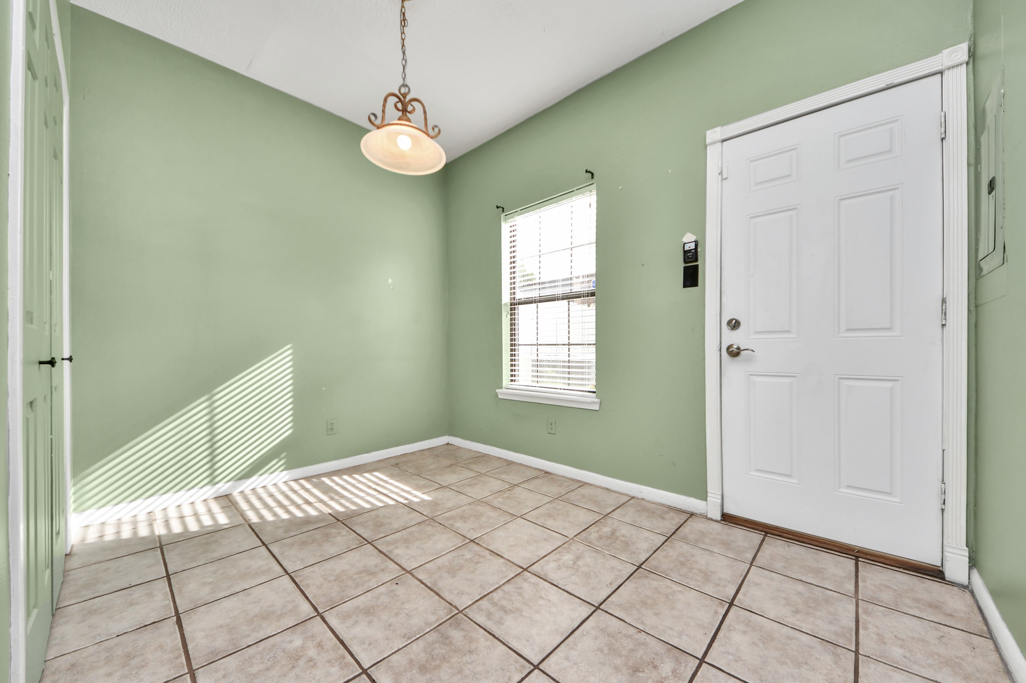 6470 Creekbend Drive Property Photo 14
