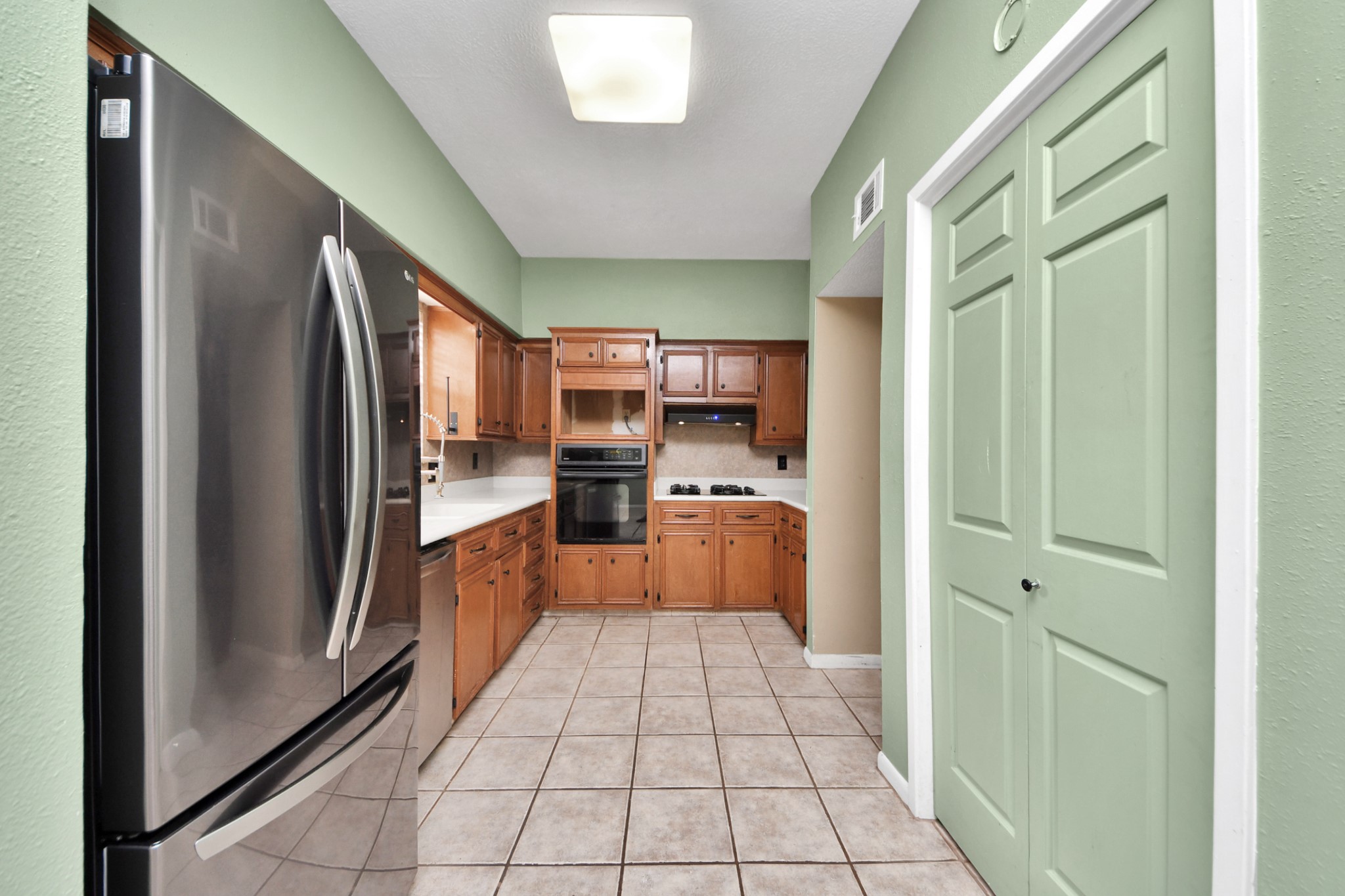 6470 Creekbend Drive Property Photo 16