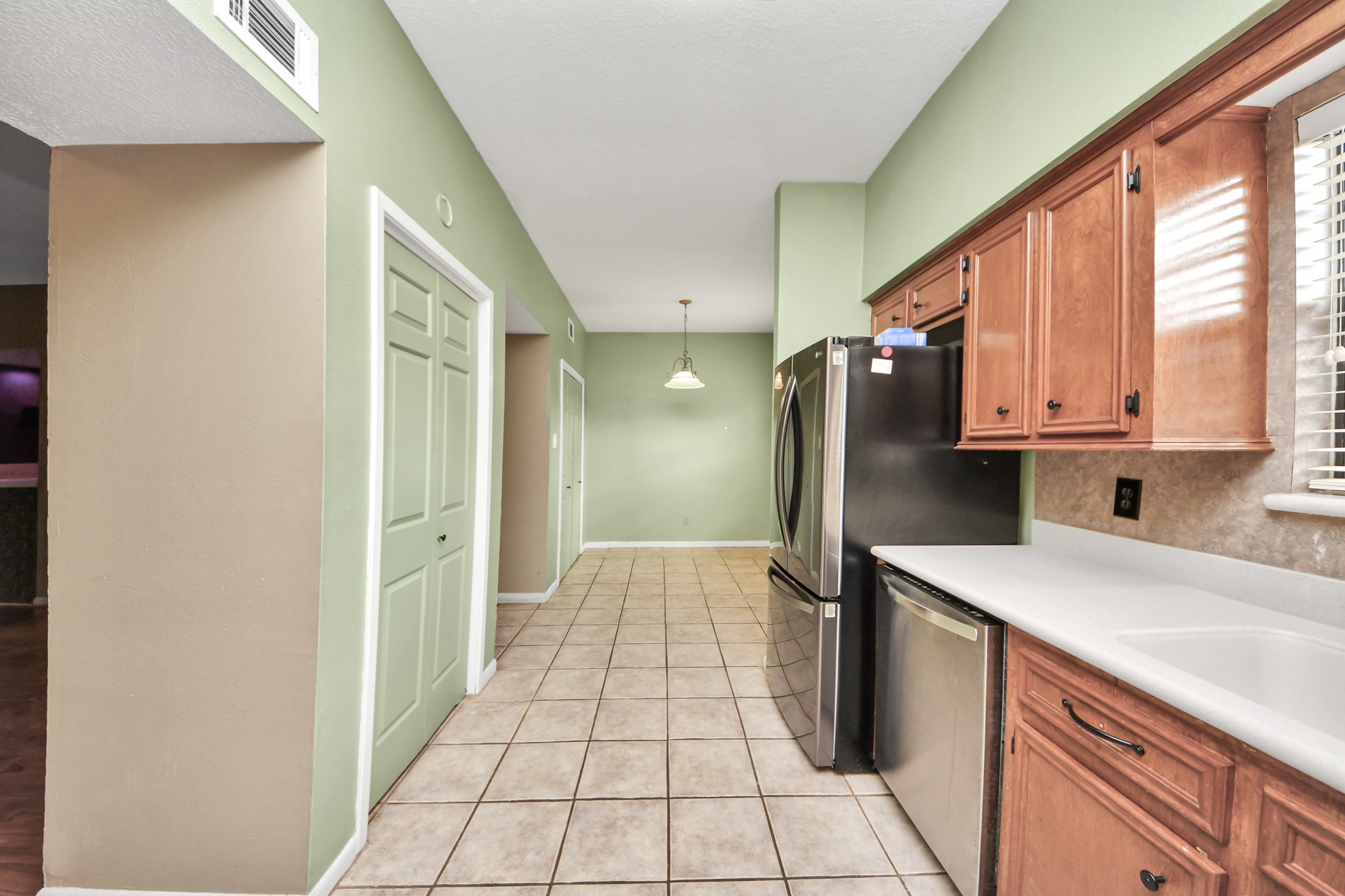 6470 Creekbend Drive Property Photo 20