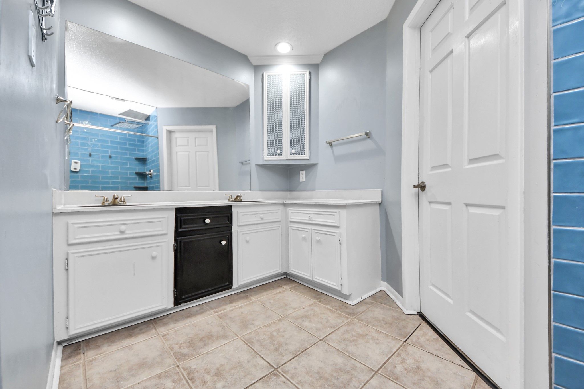 6470 Creekbend Drive Property Photo 26