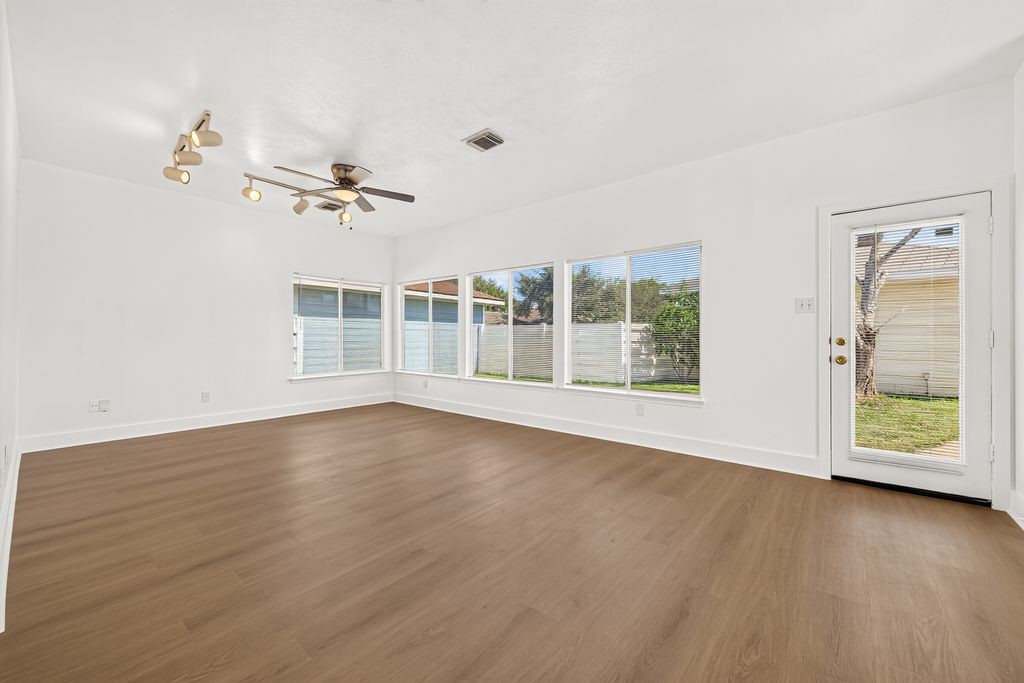 15963 S Alley Court Property Photo 6