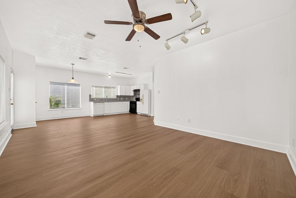 15963 S Alley Court Property Photo 8