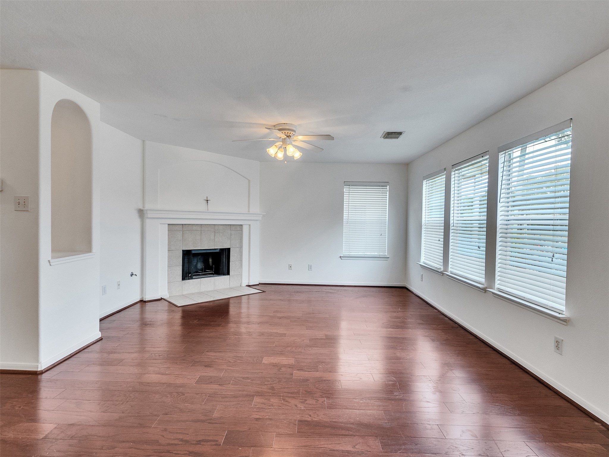 3307 Manor Tree Lane Property Photo 7