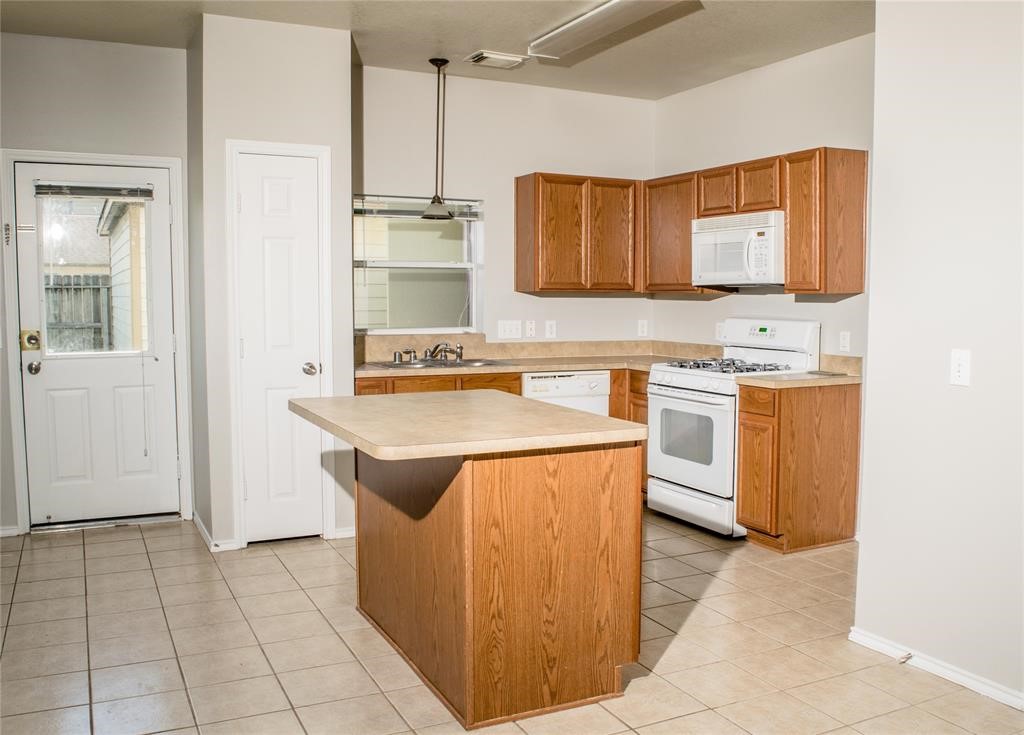 2038 Rustling Trees Way Property Photo 8