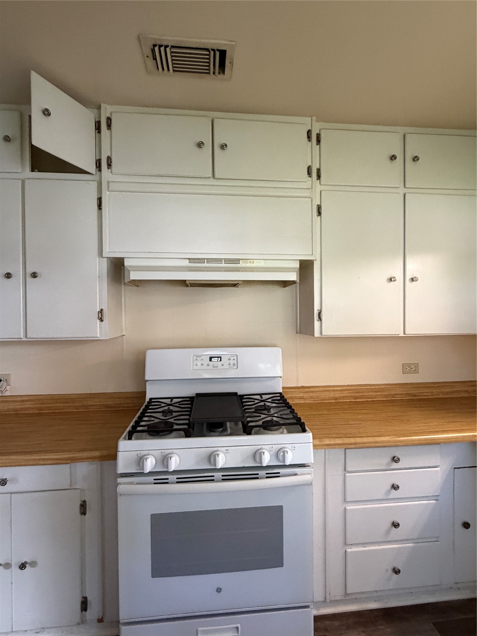 1002 W Willis Street Property Photo 14