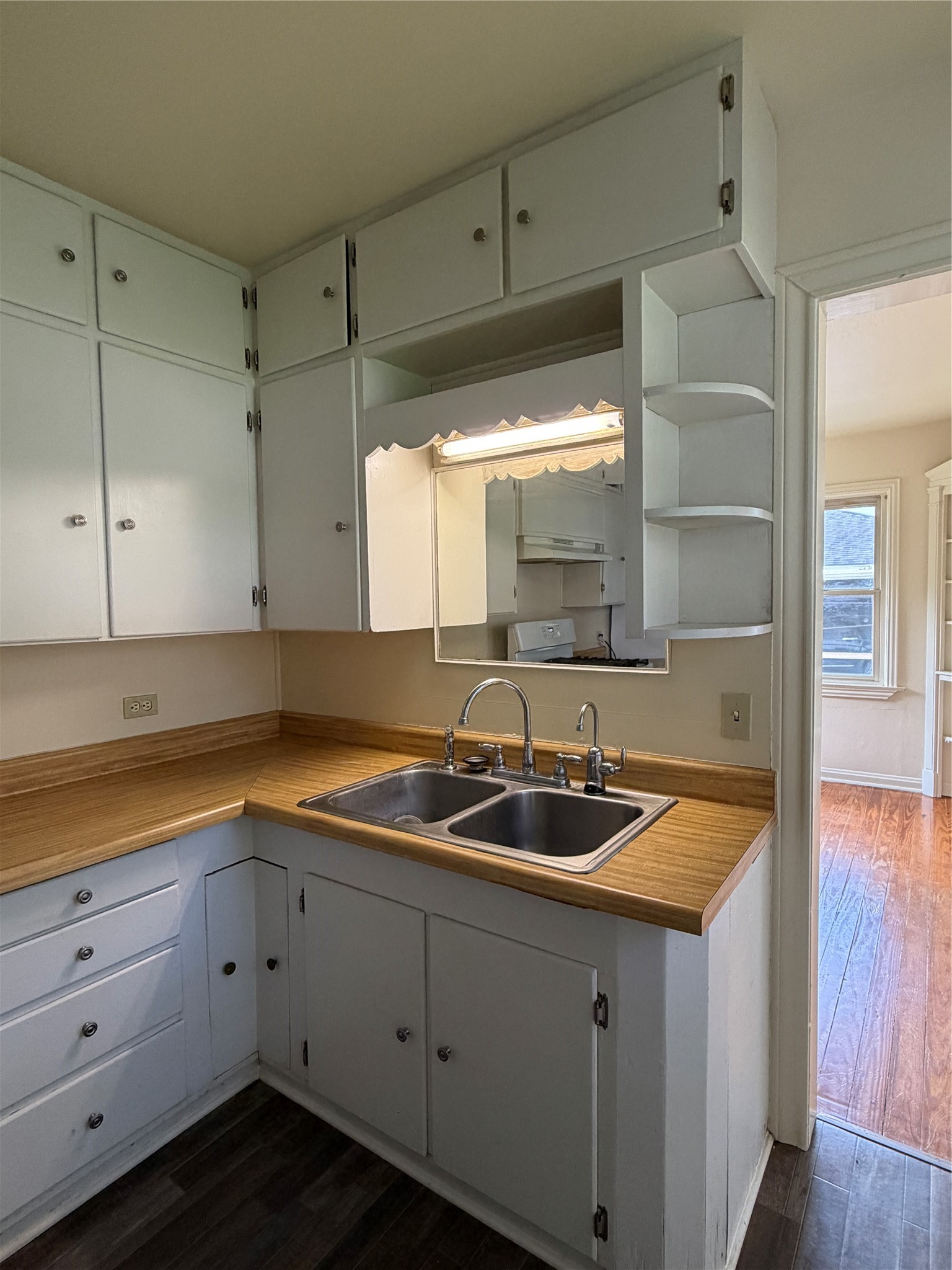 1002 W Willis Street Property Photo 15