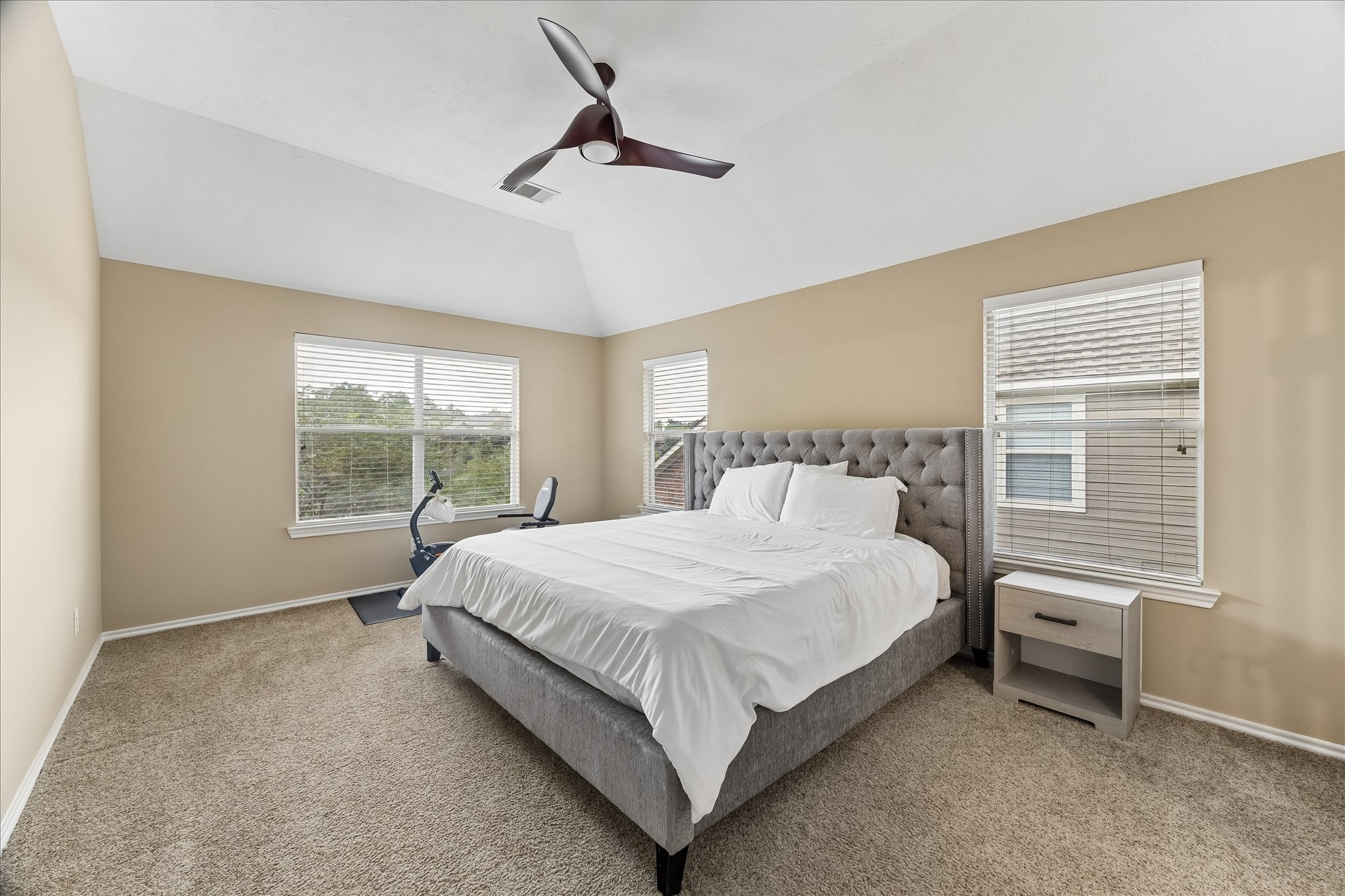 7 Quillwood Place Property Photo 4