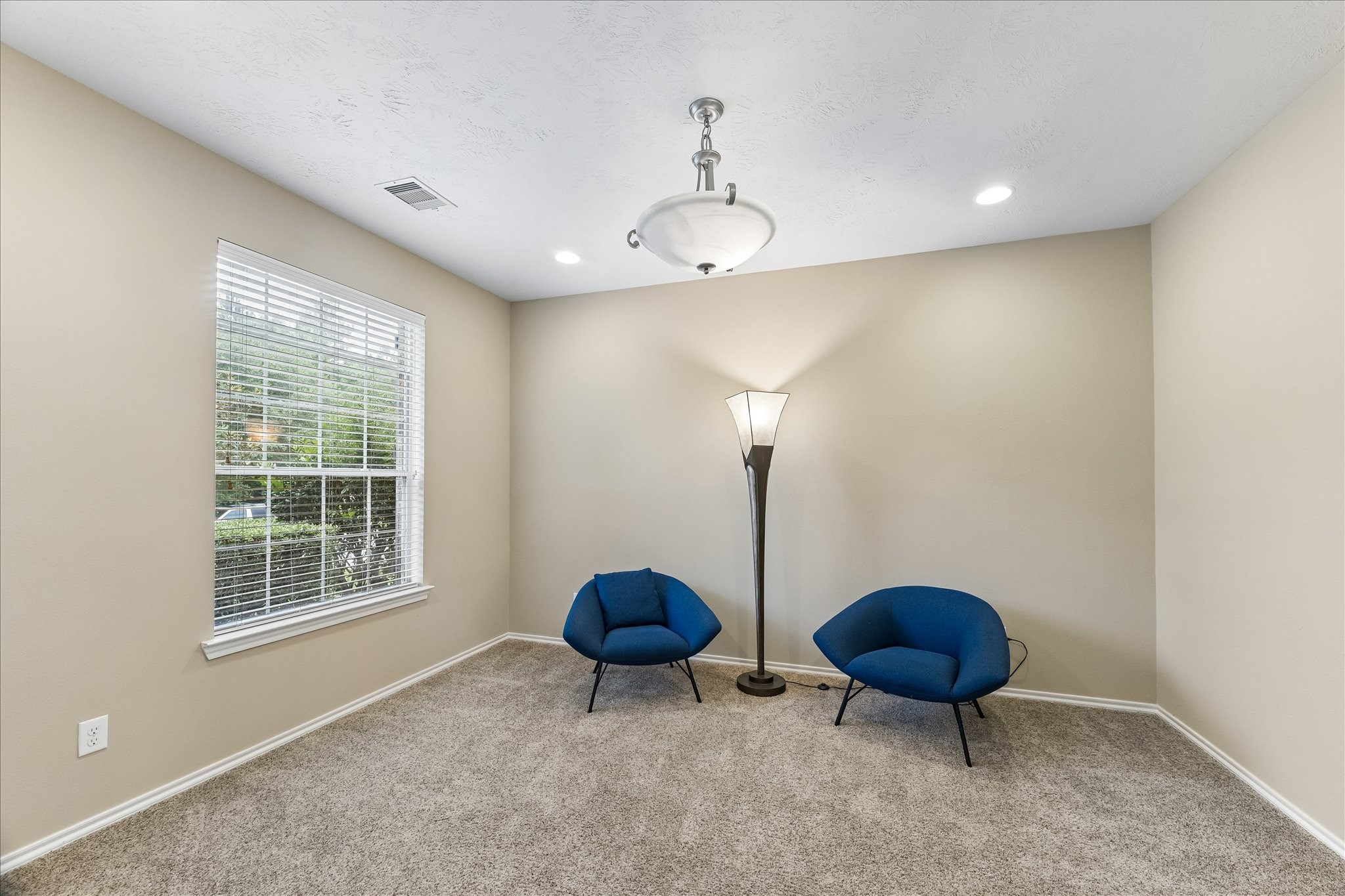 7 Quillwood Place Property Photo 9