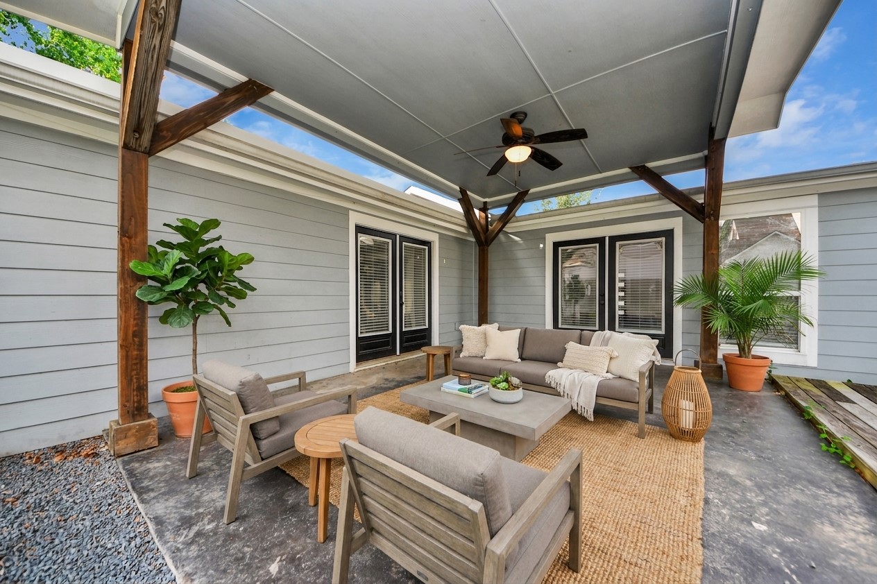 1108 Wakefield Drive Property Photo 2
