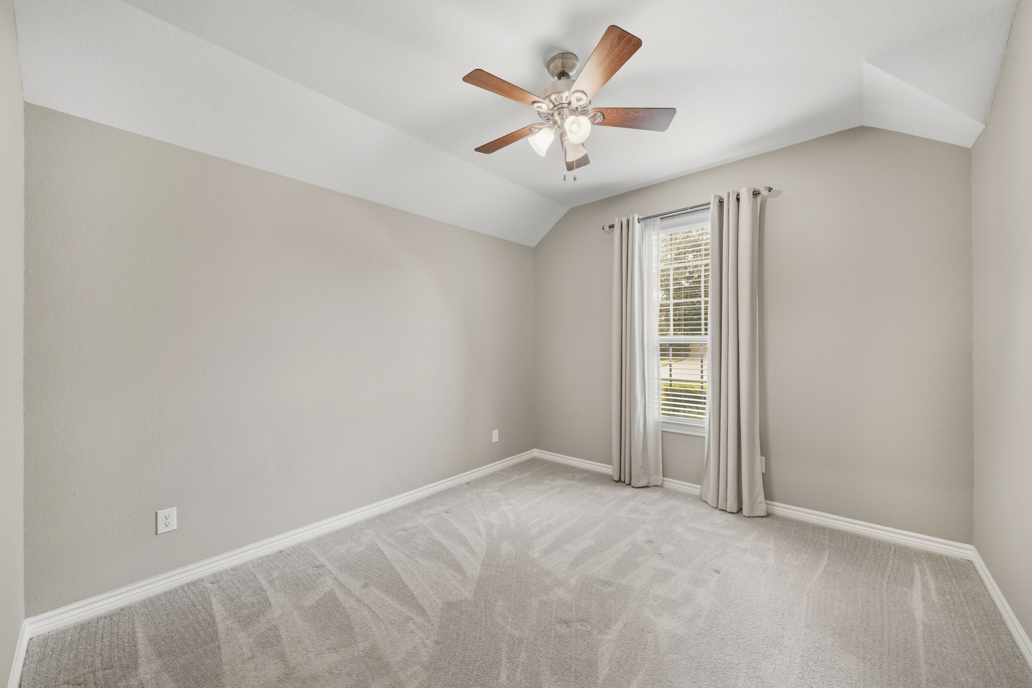 25123 Dunbrook Springs Lane Property Photo 23