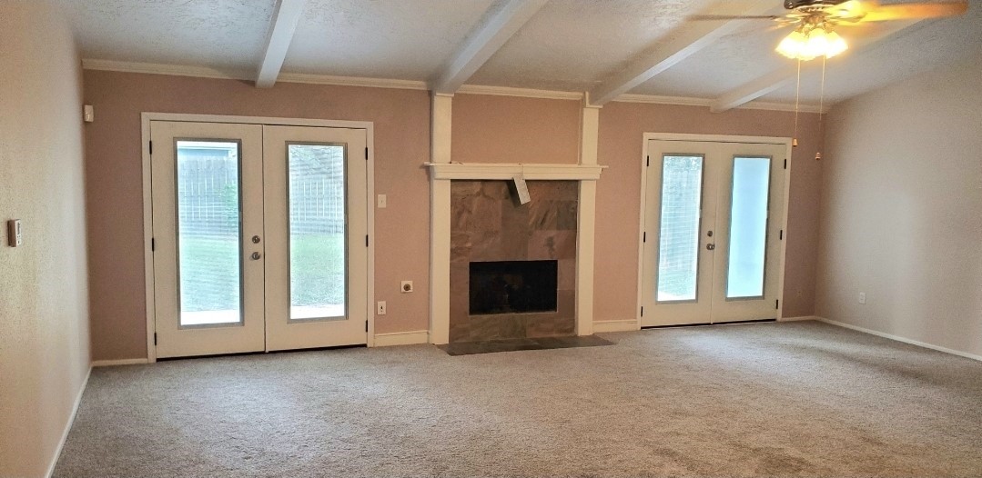 5226 Moonshadows Drive Property Photo 4