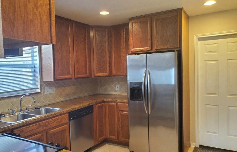5226 Moonshadows Drive Property Photo 6