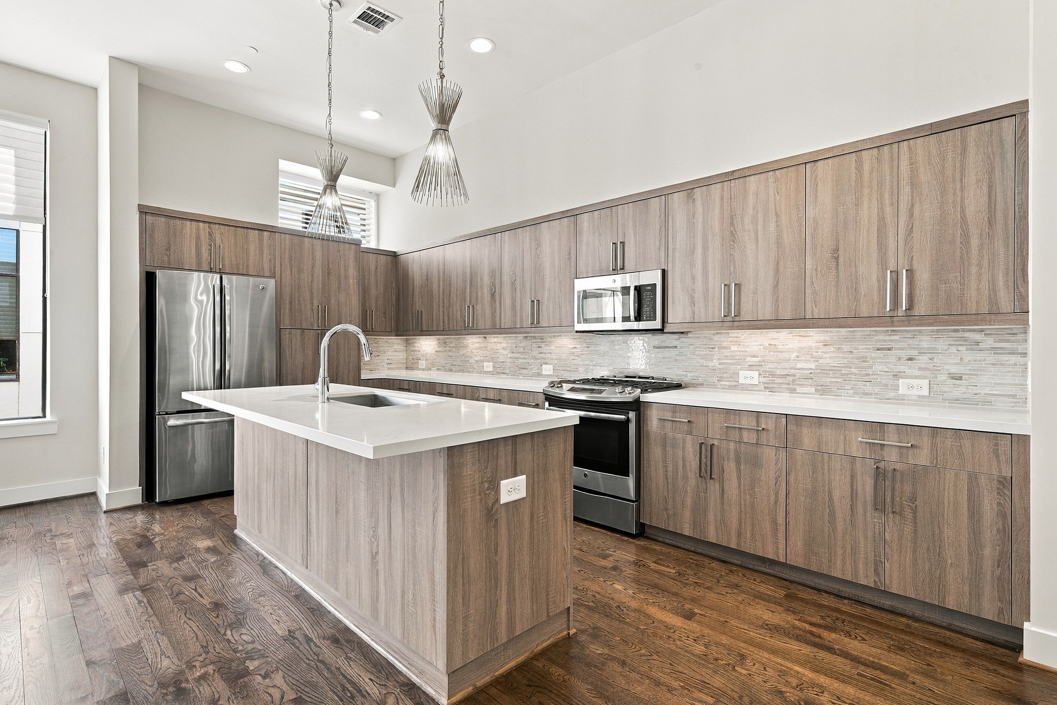 1004 California Street 203 Property Photo 5