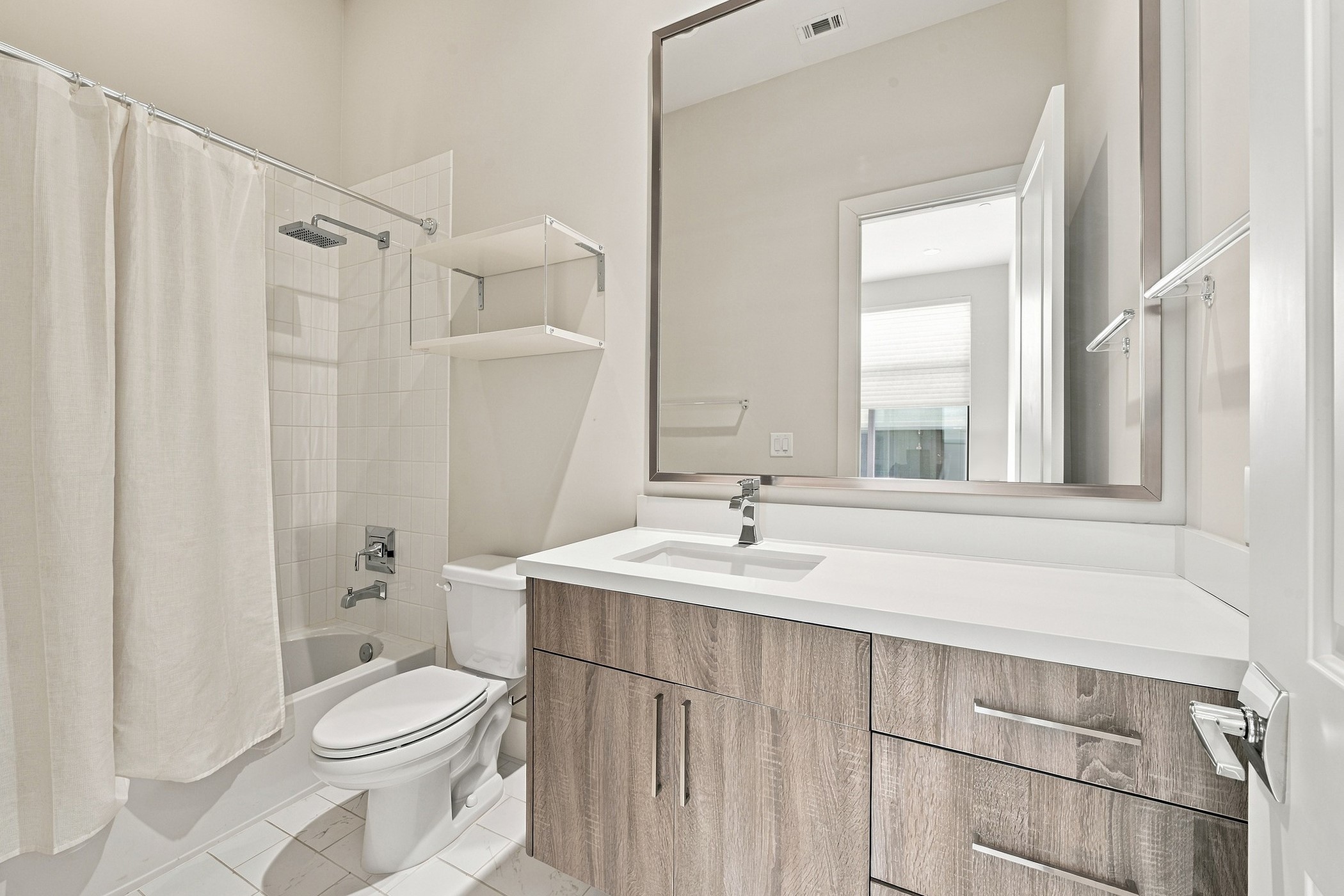 1004 California Street 203 Property Photo 15