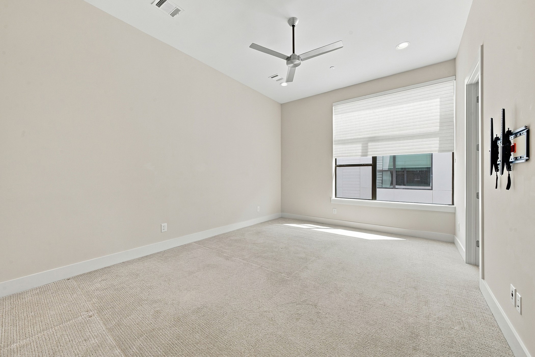 1004 California Street 203 Property Photo 18