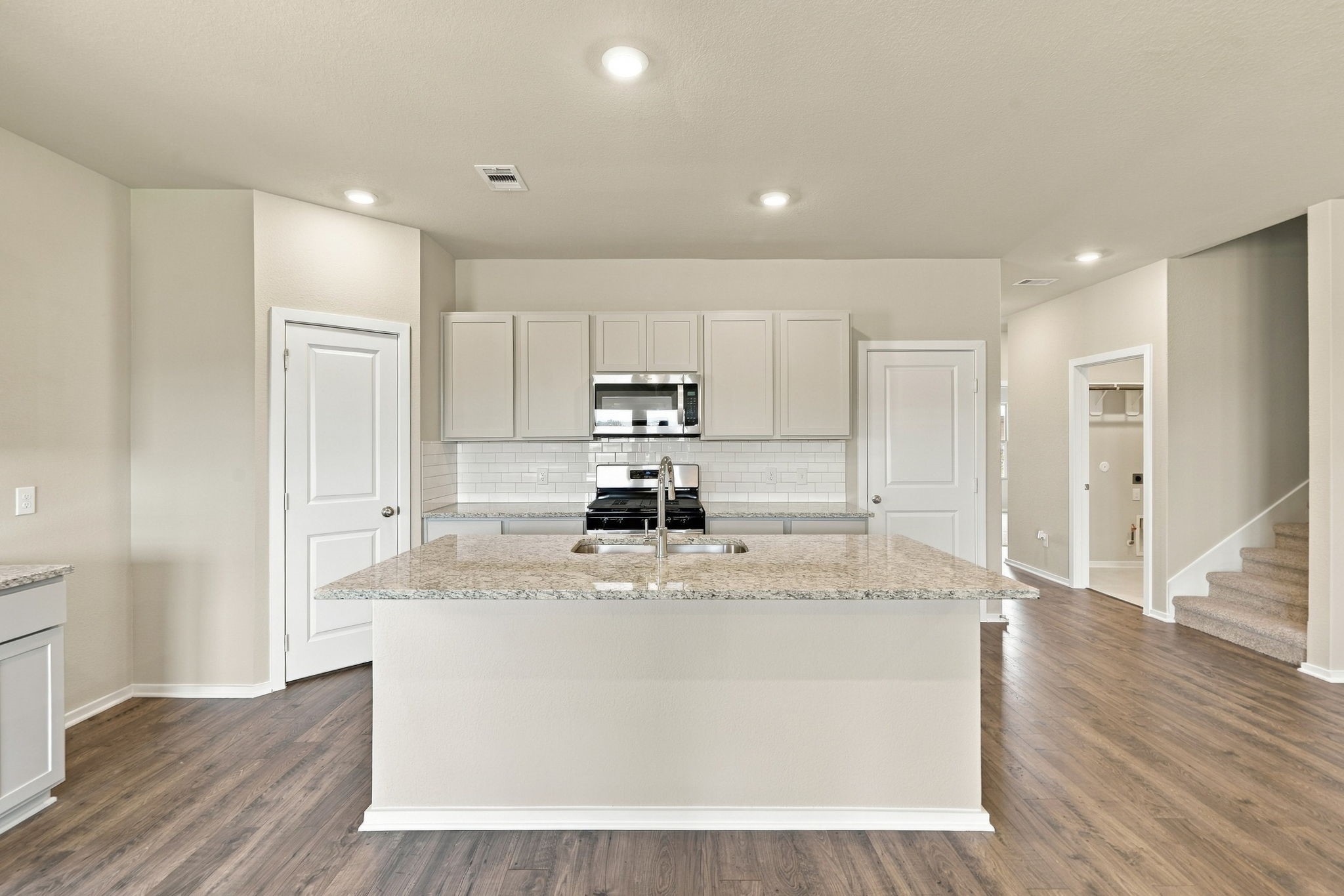 19043 Cetara Villa Drive Property Photo 3