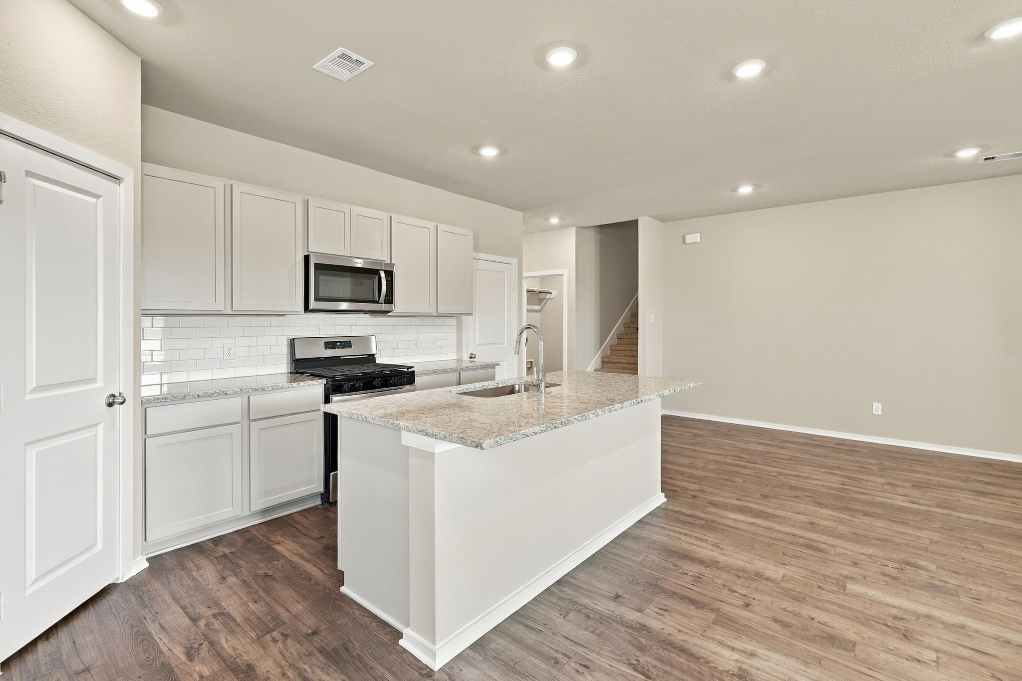 19043 Cetara Villa Drive Property Photo 4