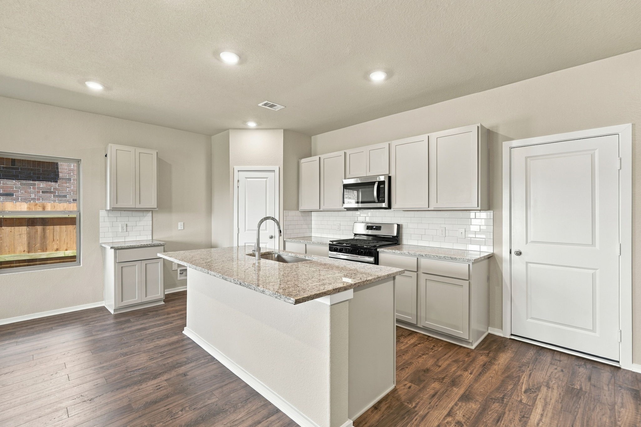 19043 Cetara Villa Drive Property Photo 5