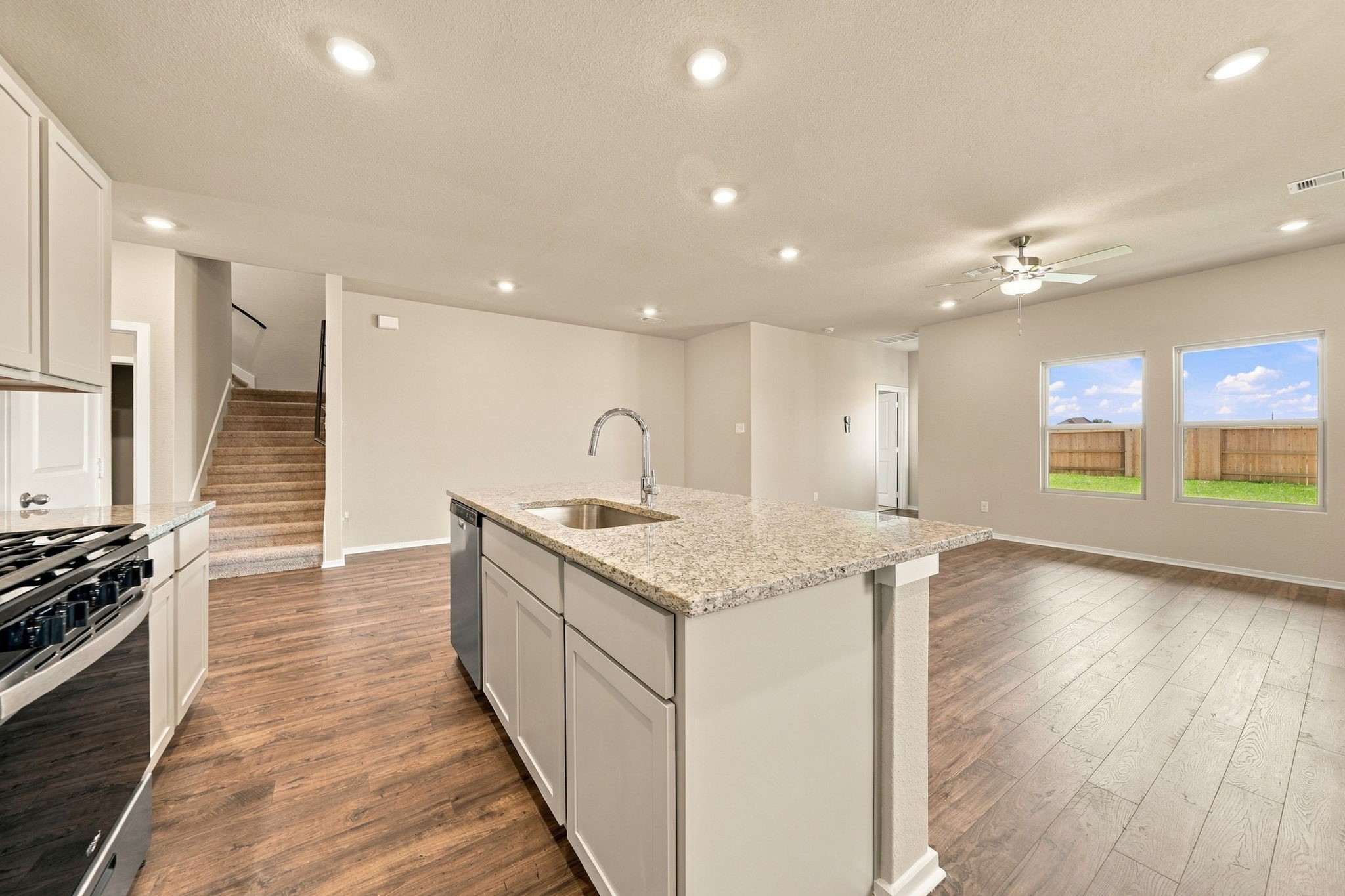 19043 Cetara Villa Drive Property Photo 8