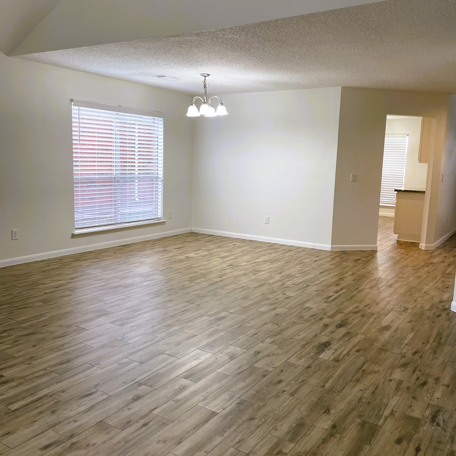 18143 Holly Forest Drive Property Photo 3