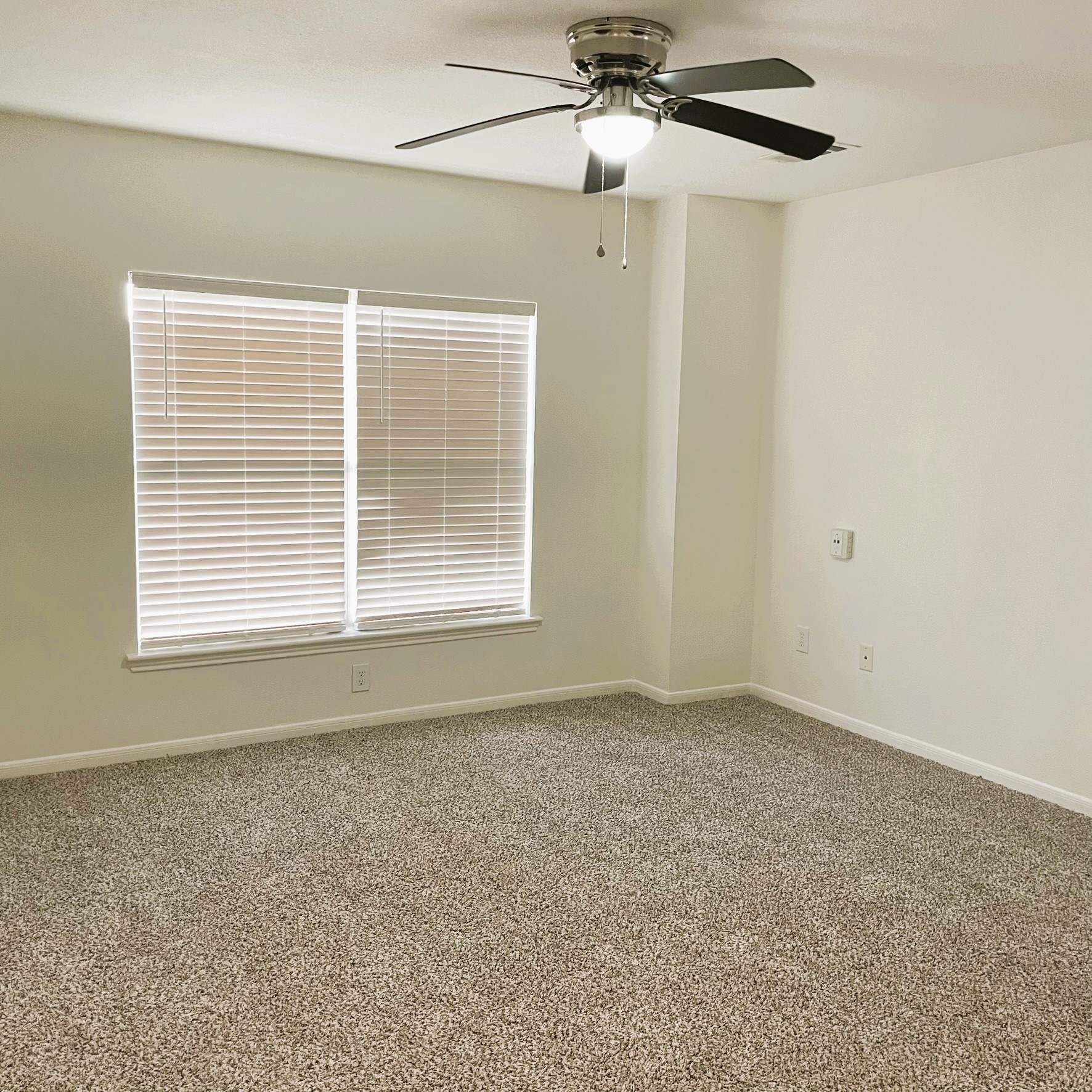 18143 Holly Forest Drive Property Photo 5