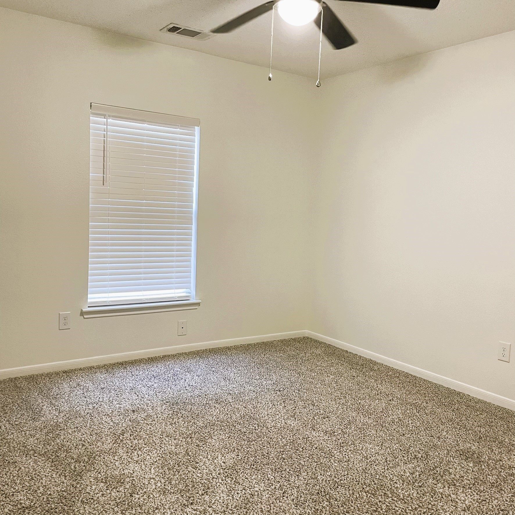 18143 Holly Forest Drive Property Photo 7
