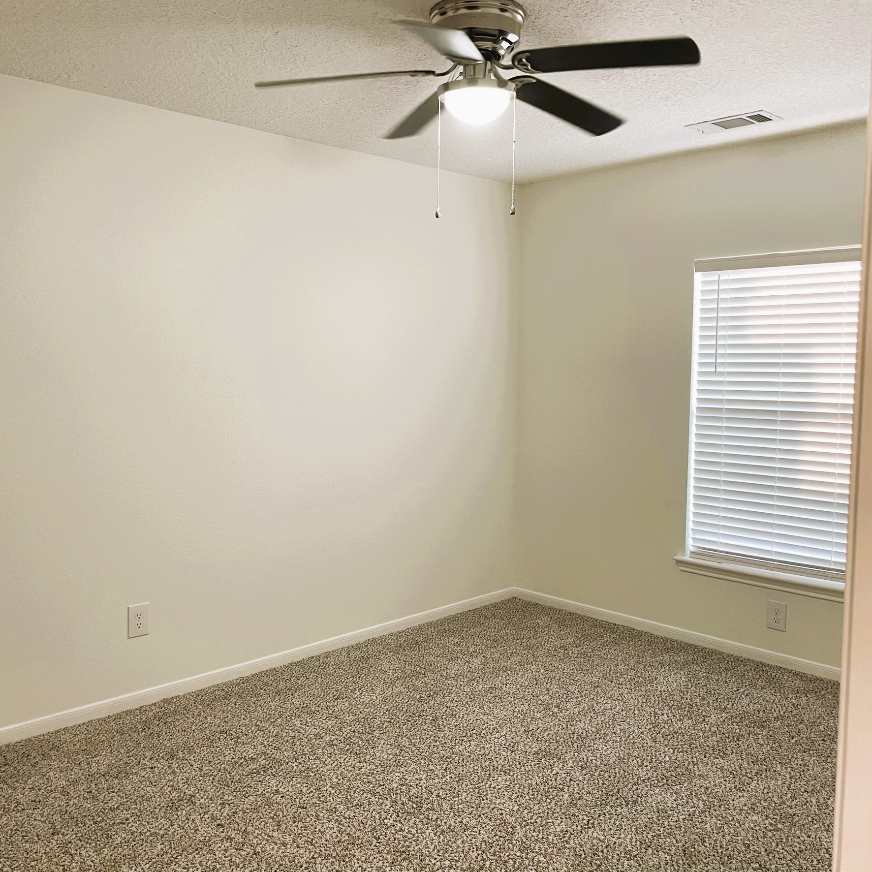 18143 Holly Forest Drive Property Photo 8