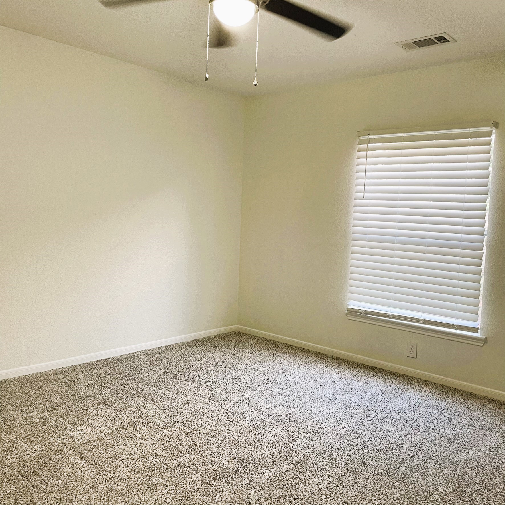 18143 Holly Forest Drive Property Photo 14