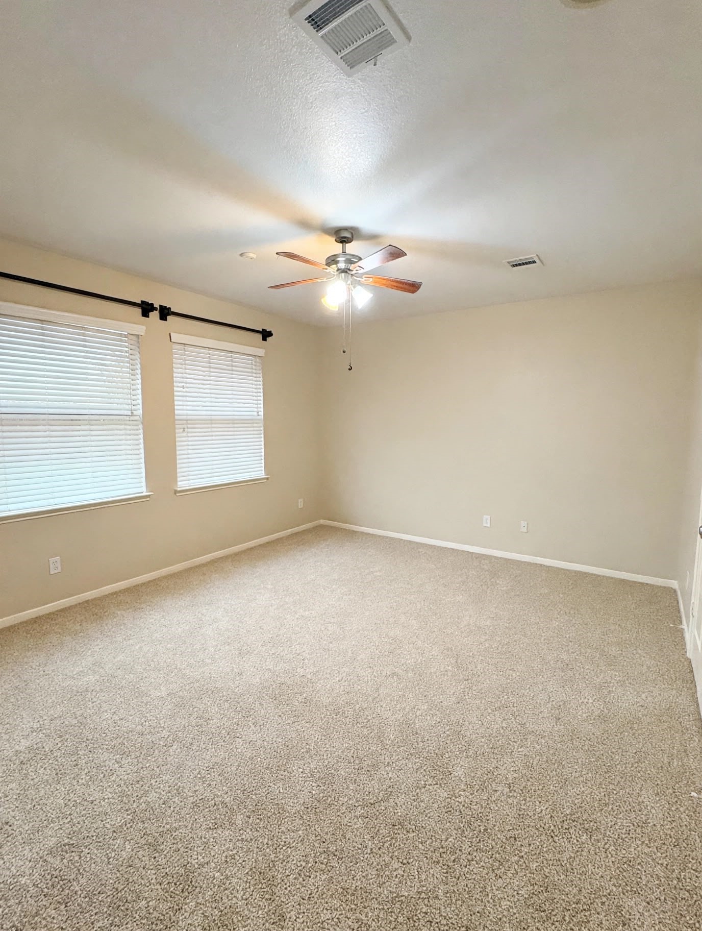 303 Lake Line Drive Property Photo 4