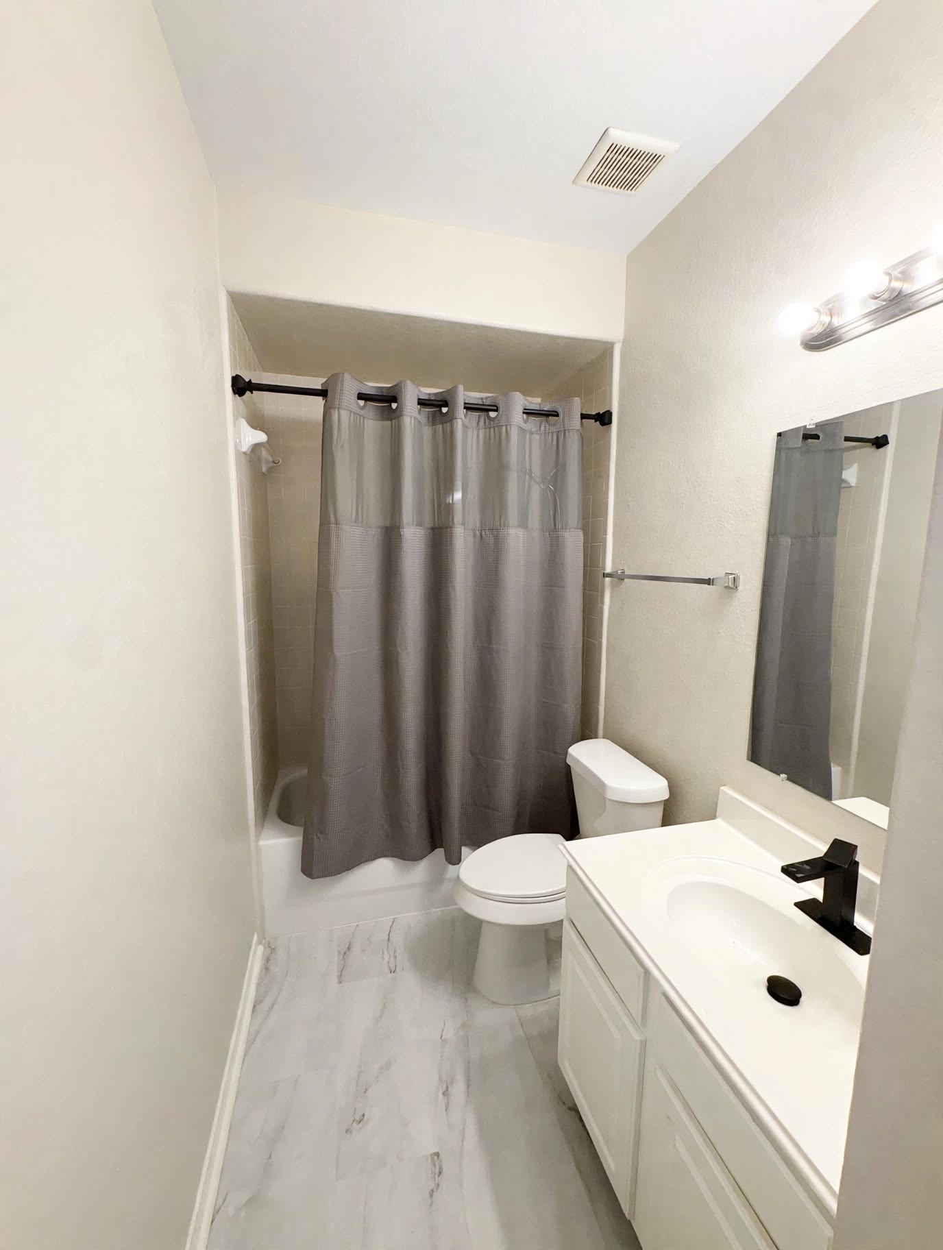 303 Lake Line Drive Property Photo 12