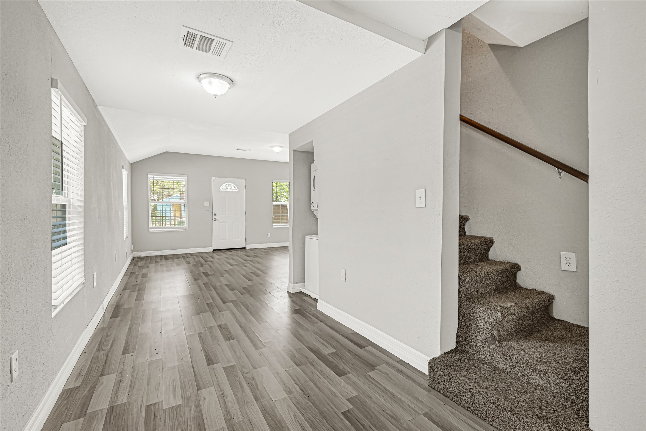 306 E 38th Street Property Photo 12