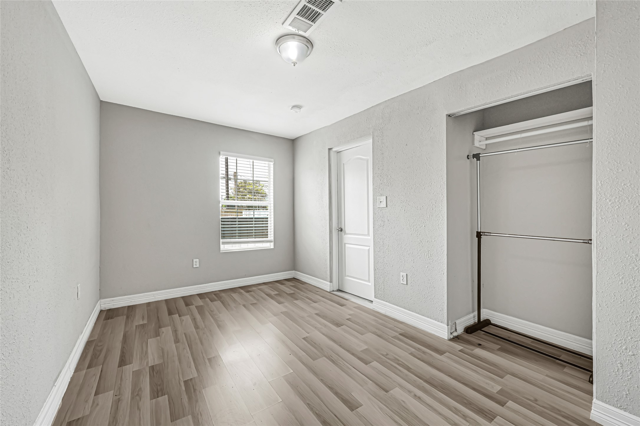 306 E 38th Street Property Photo 15