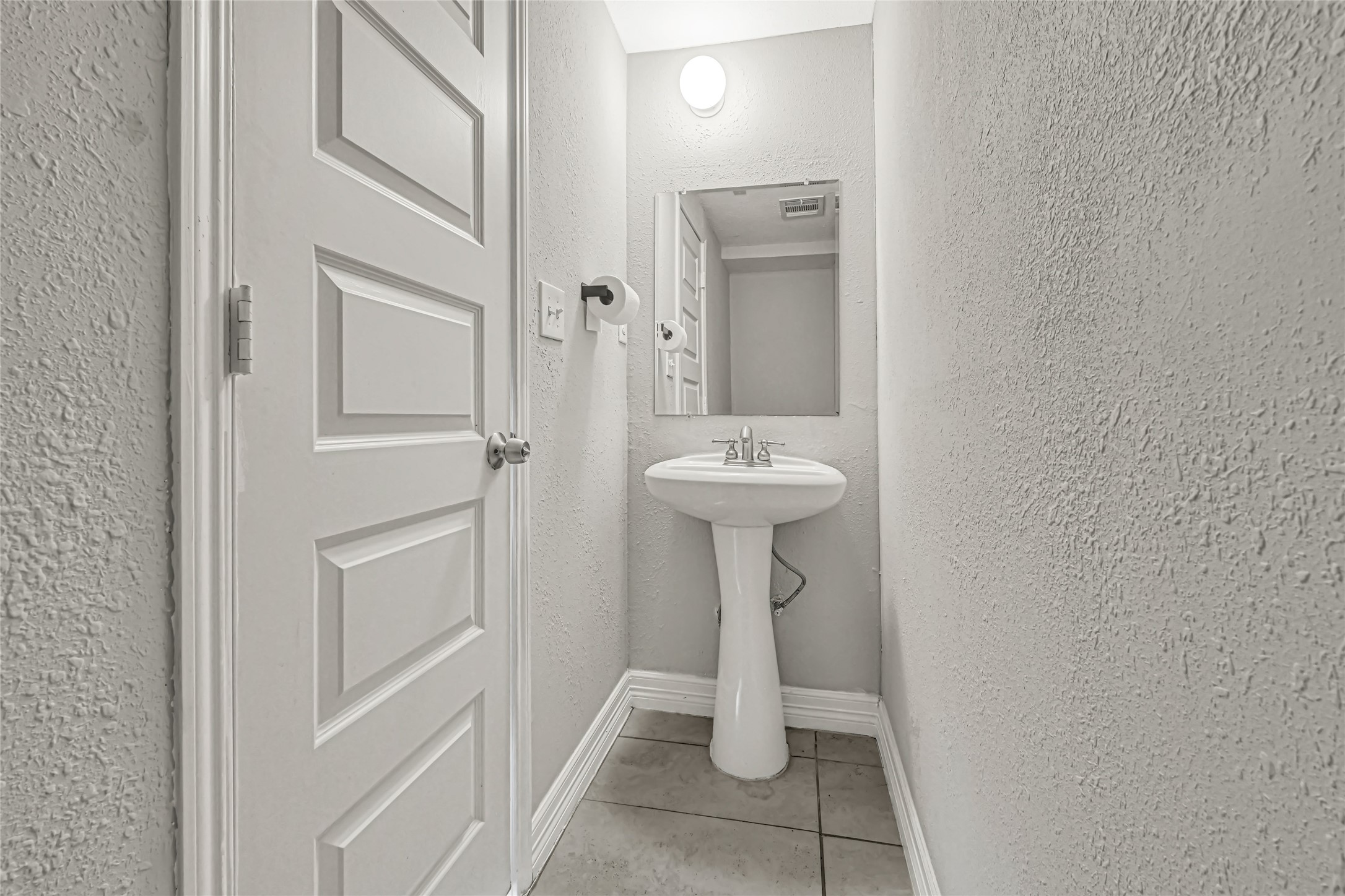 306 E 38th Street Property Photo 18