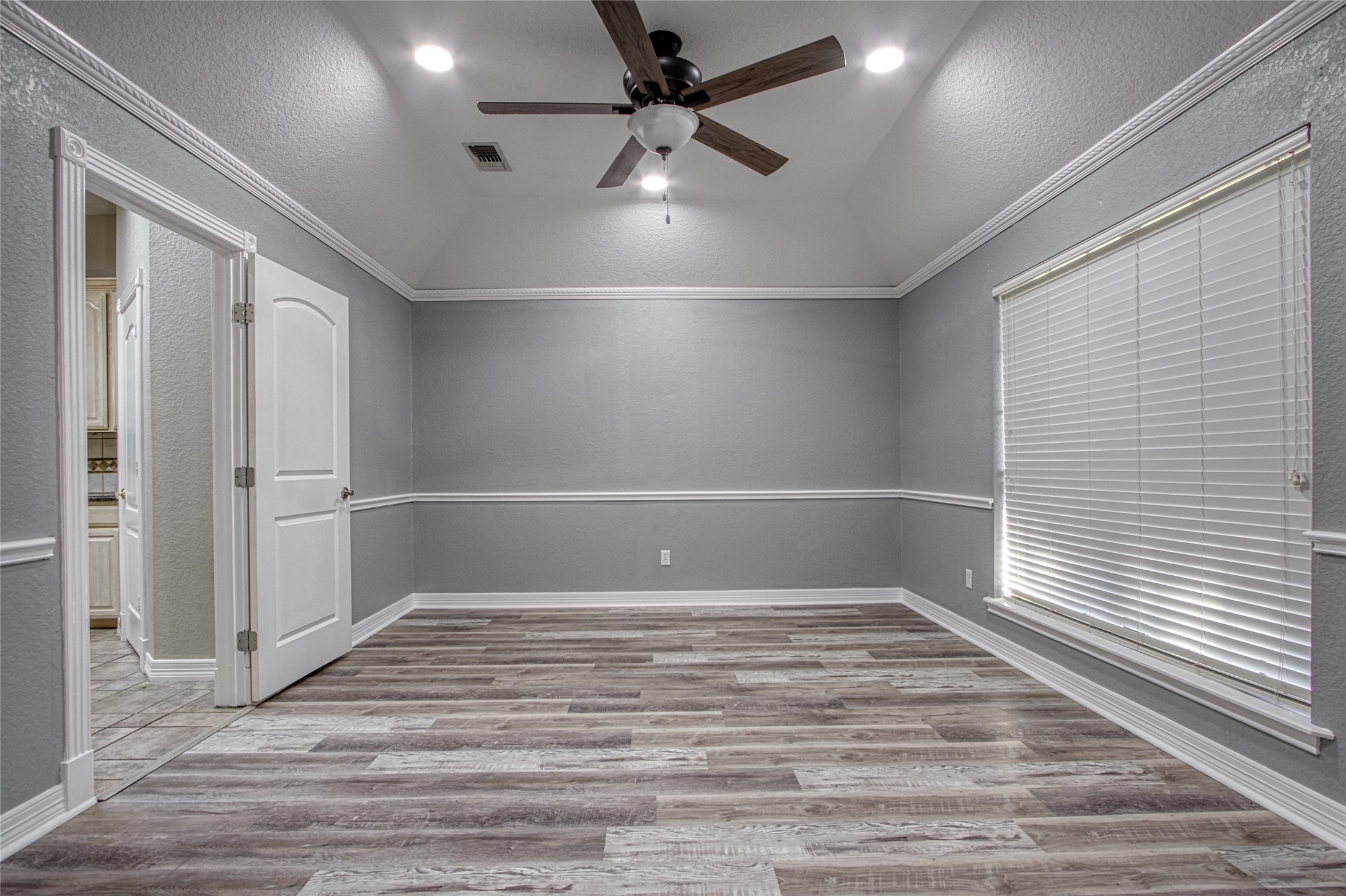 9 N Cay Court Property Photo 4
