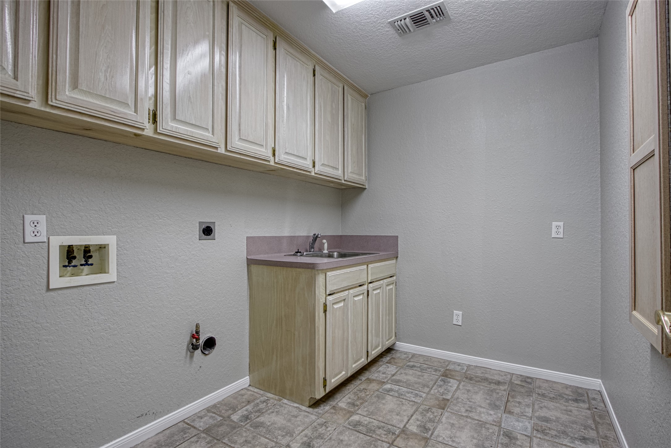 9 N Cay Court Property Photo 14