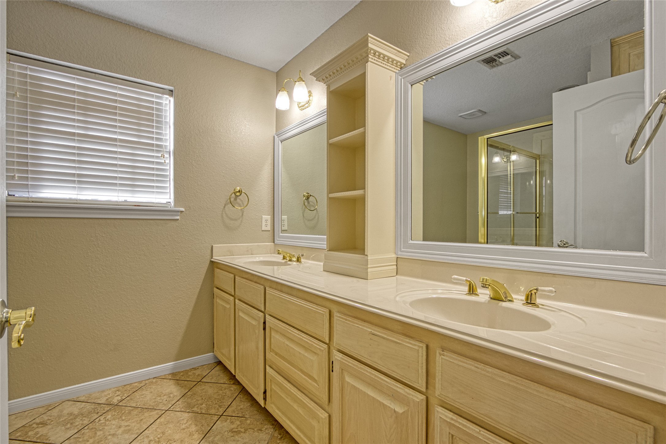 9 N Cay Court Property Photo 21