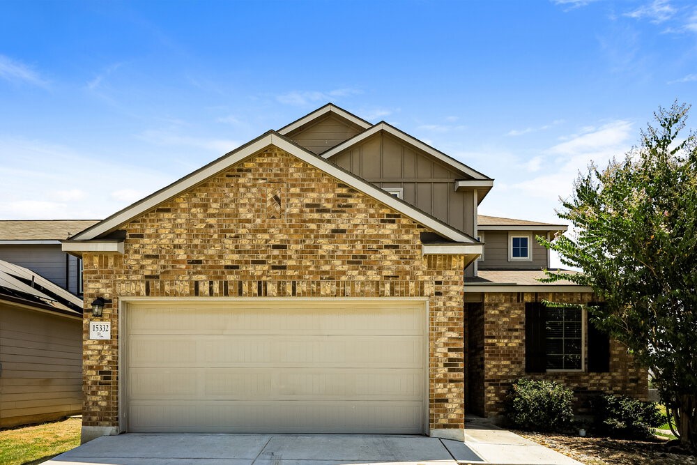 15815 Spruce River Court Property Photo 1