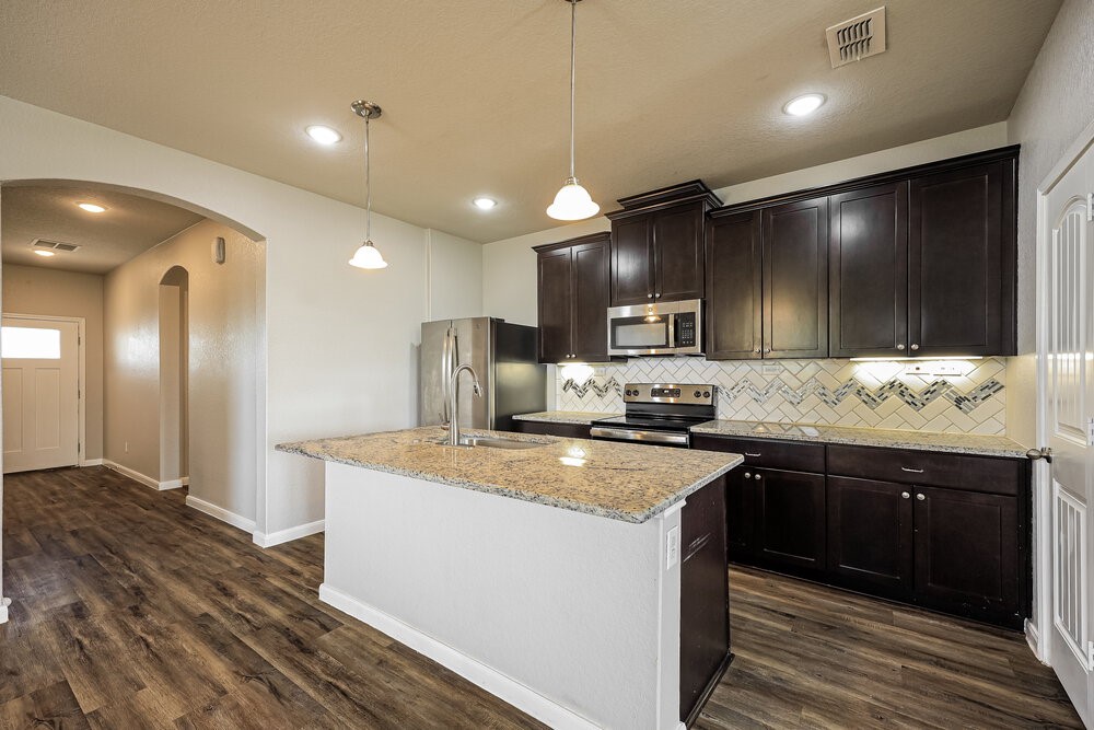 15815 Spruce River Court Property Photo 8
