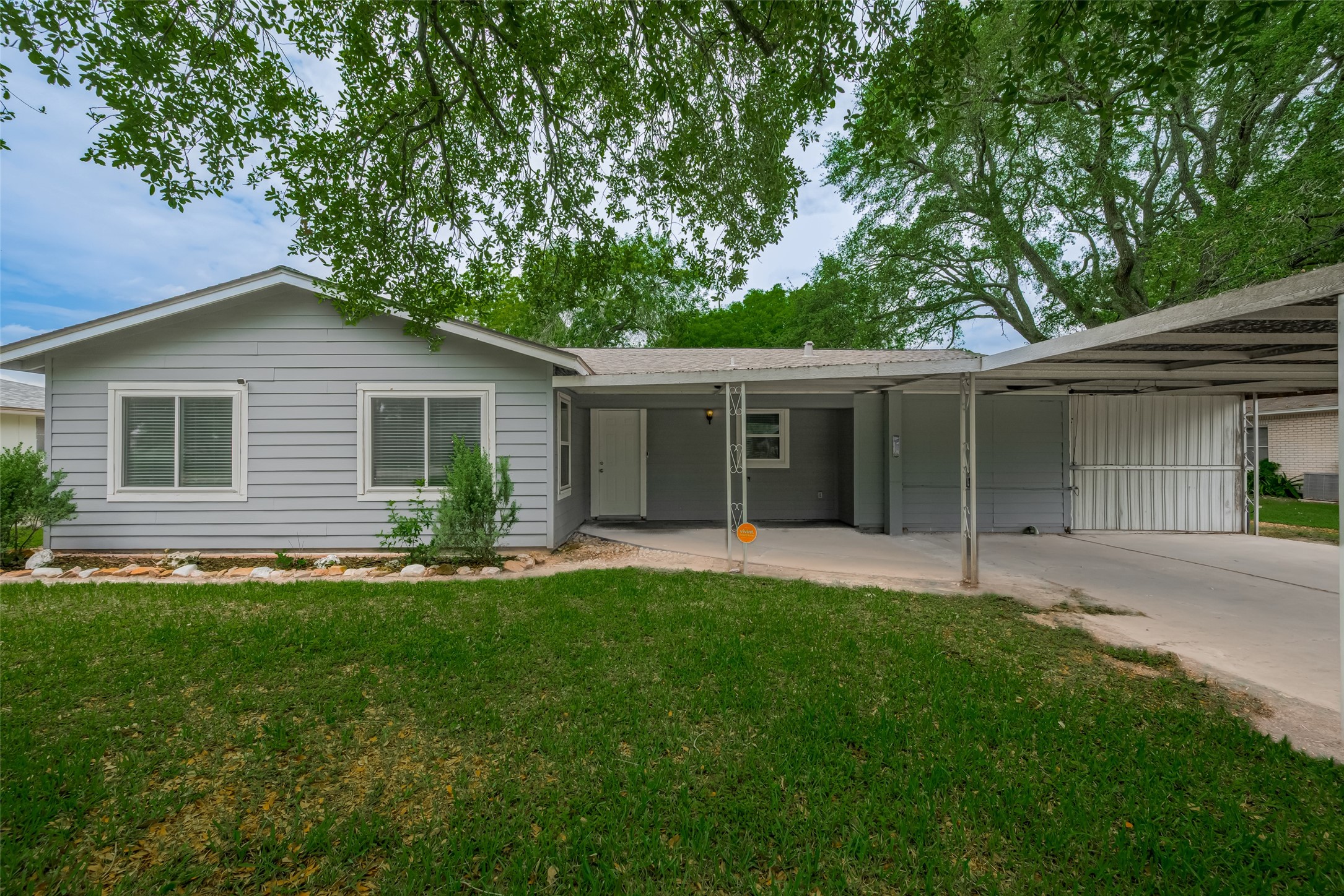 1402 W Norris Property Photo 1
